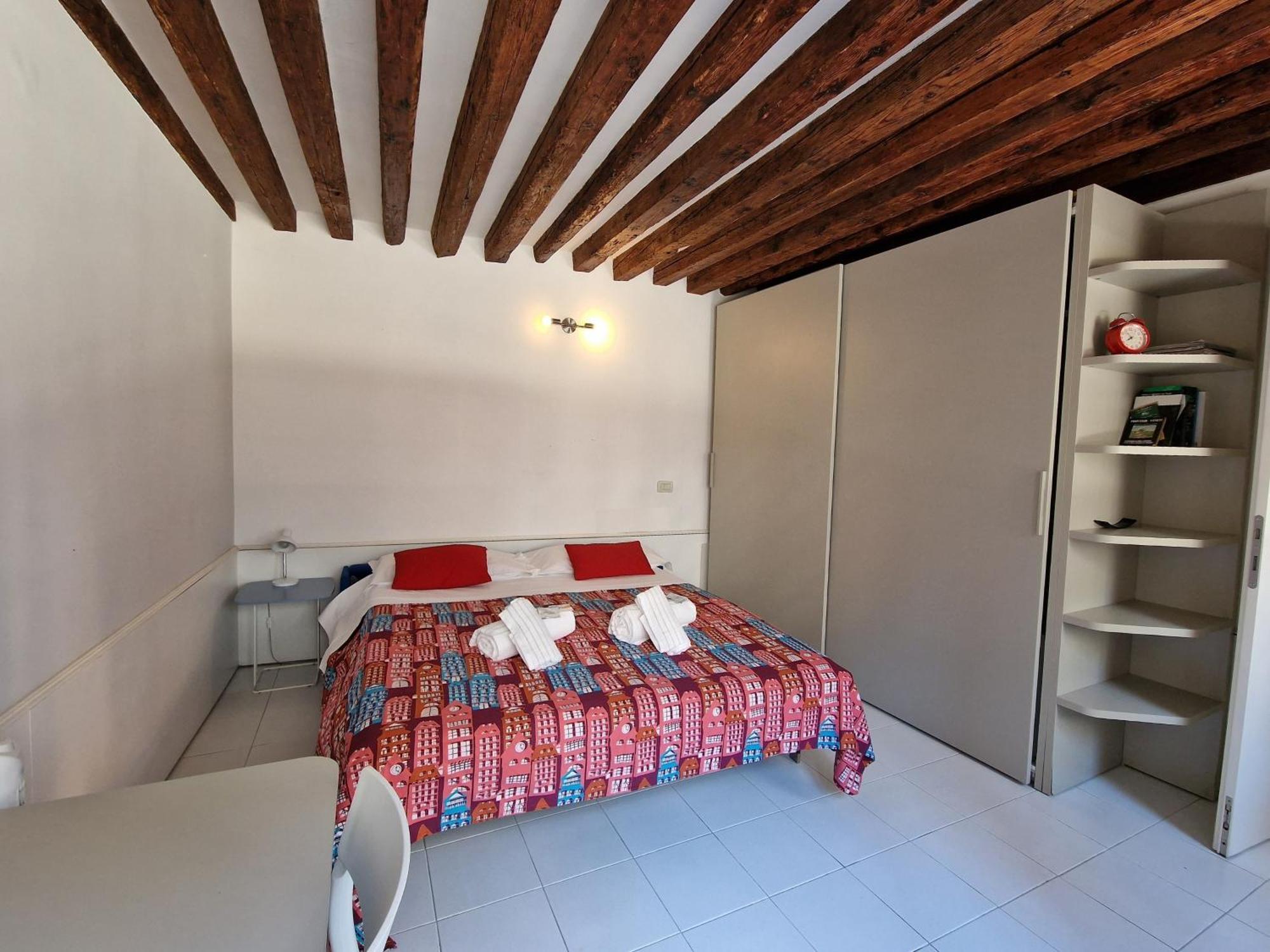 Veneziacentopercento Apartments & Rooms Bagian luar foto