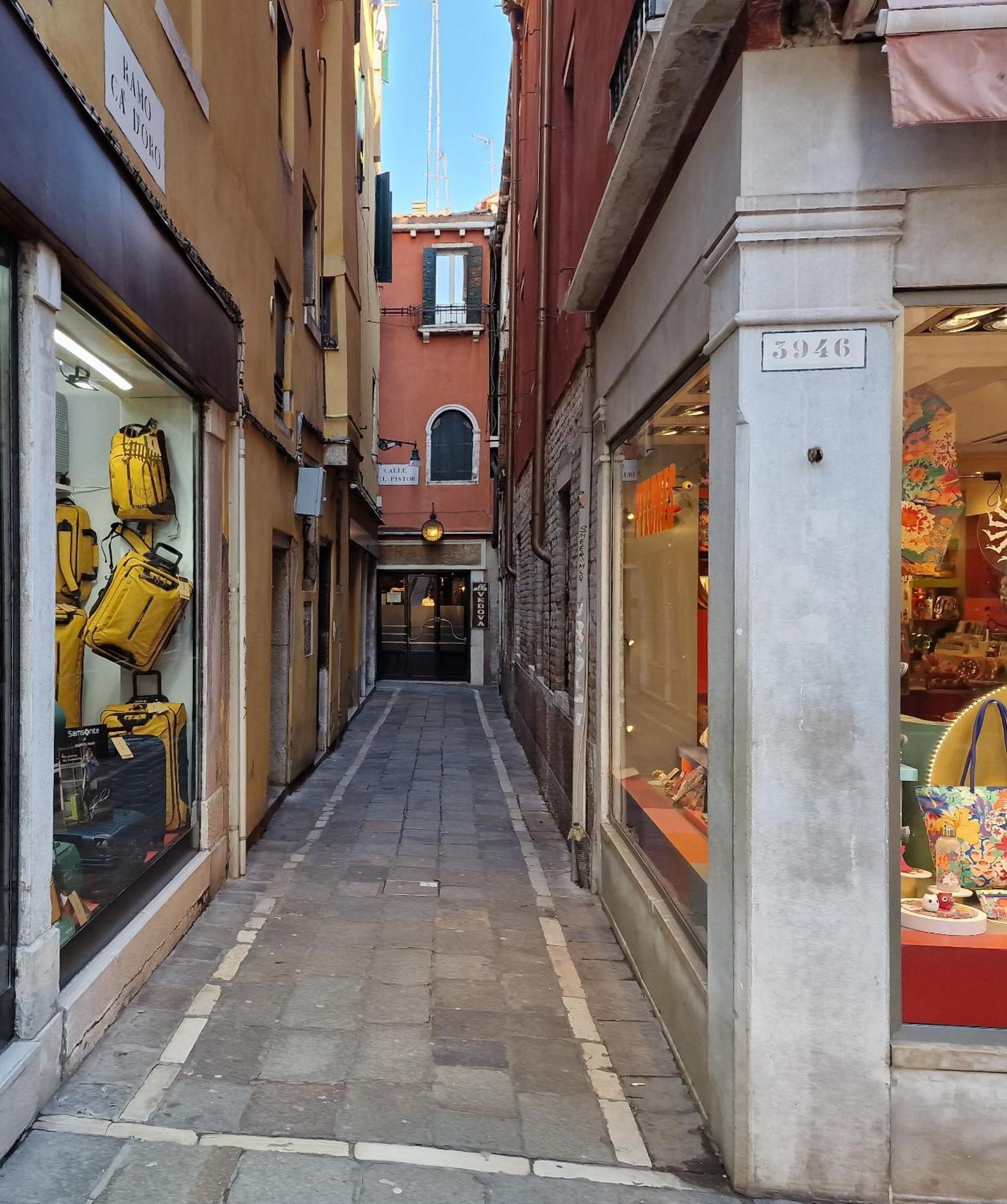 Veneziacentopercento Apartments & Rooms Bagian luar foto